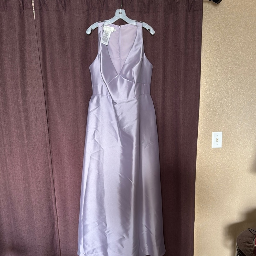 Elegant Lavender Sleeveless Dress